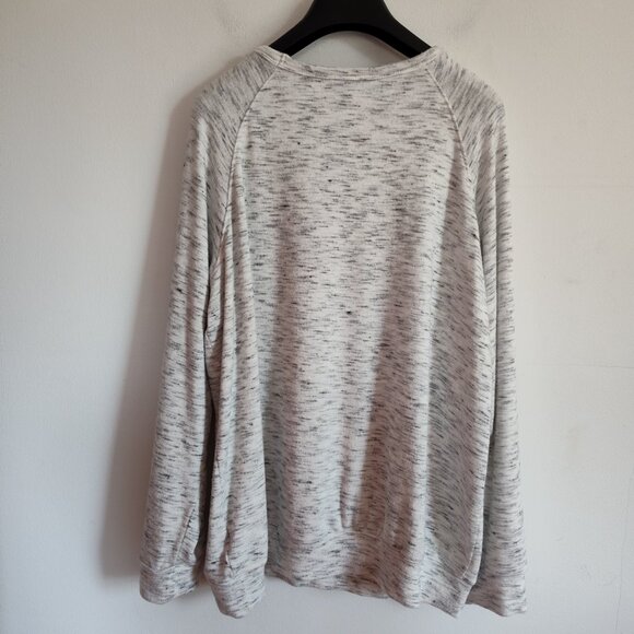 Ladies SZ XL Buffalo Cozy Light Grey Sweatshirt - Picture 2 of 3